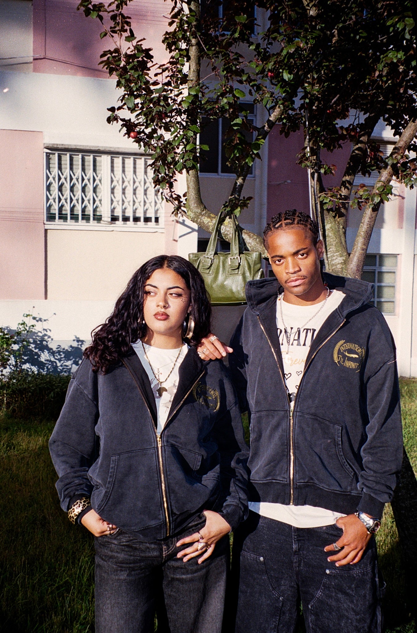 INTERNATIONAL TIL INFINITY Zipper