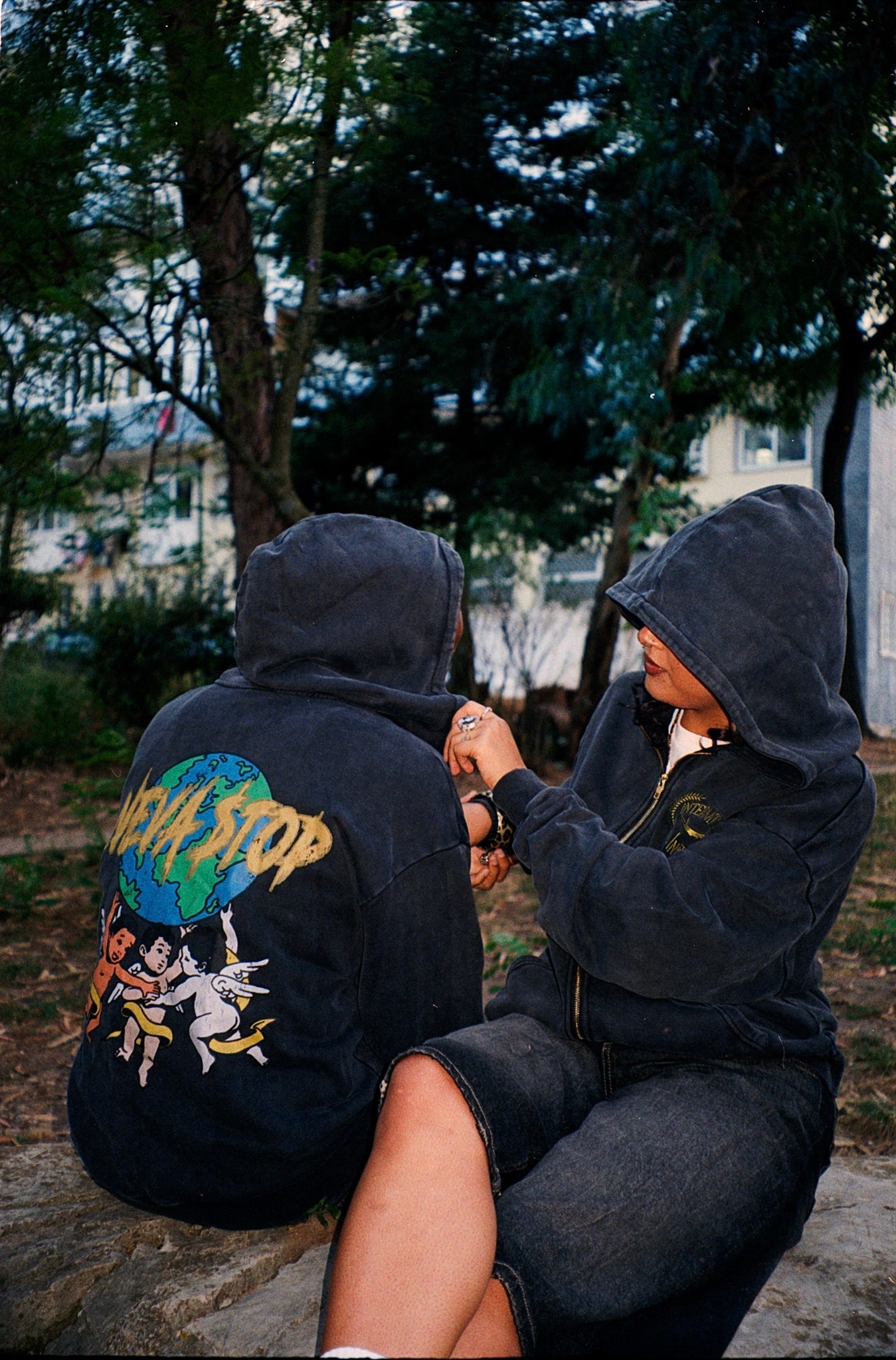 INTERNATIONAL TIL INFINITY Zipper